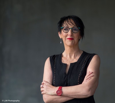 Lyn Yeowart for Waurn Ponds Books in Bars