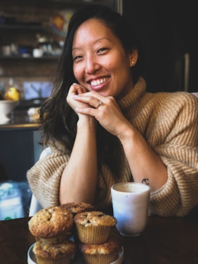 Joanne Lee Molinaro