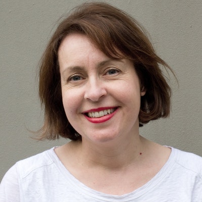 portrait photo of Justine Lewis