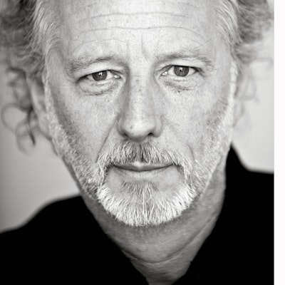 portrait photo of Stefan Hertmans