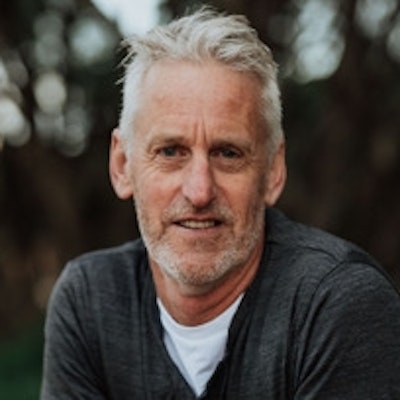 portrait photo of Mark Smith
