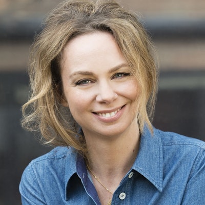 portrait photo of Eve Chase