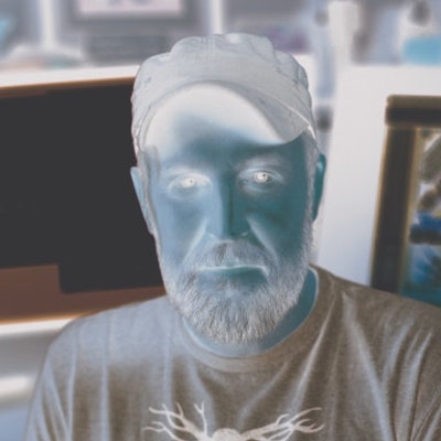 portrait photo of Luke Flowers