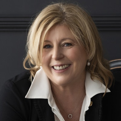 portrait photo of Liane Moriarty