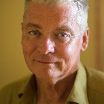 portrait photo of Bill Bennett