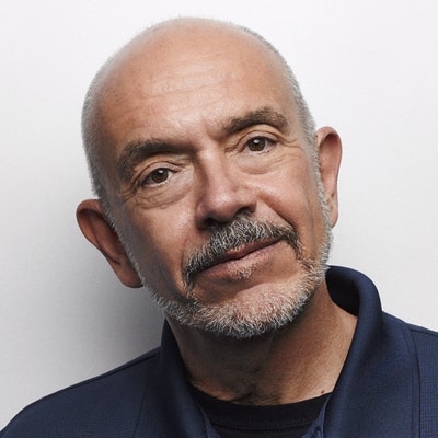 portrait photo of Wally Lamb