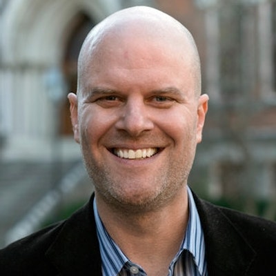 portrait photo of Andrew Maraniss