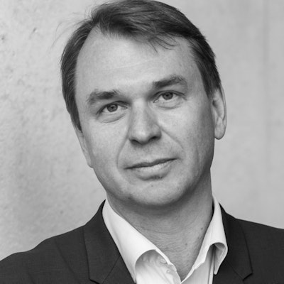 portrait photo of Dirk Kurbjuweit