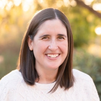 portrait photo of Jennifer E. Smith