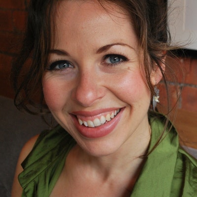 portrait photo of Corrinne Averiss