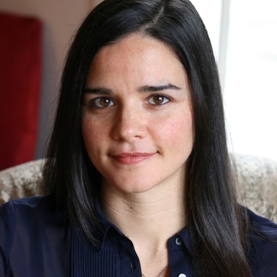 portrait photo of Elena Passarello