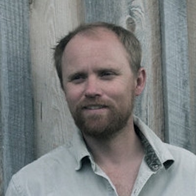 portrait photo of Mark Sundeen