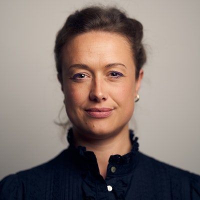 portrait photo of Lucy Jones
