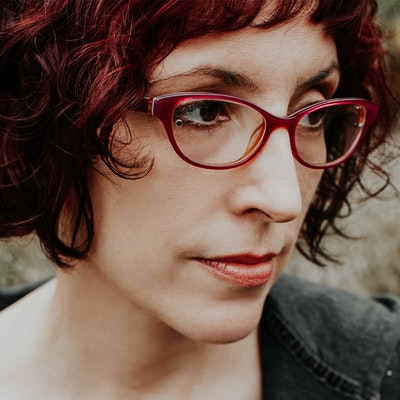 portrait photo of Zoje Stage