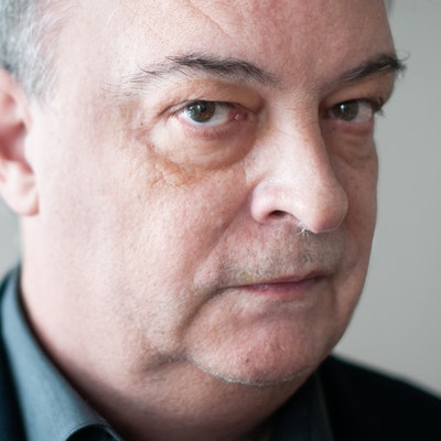 portrait photo of Enrique Vila-Matas