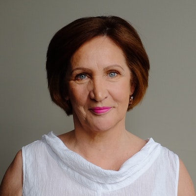 portrait photo of Mary Li