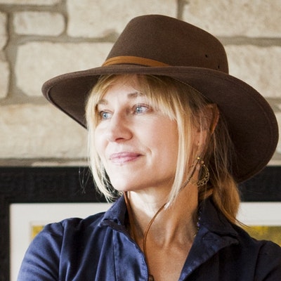 portrait photo of Elizabeth Crook