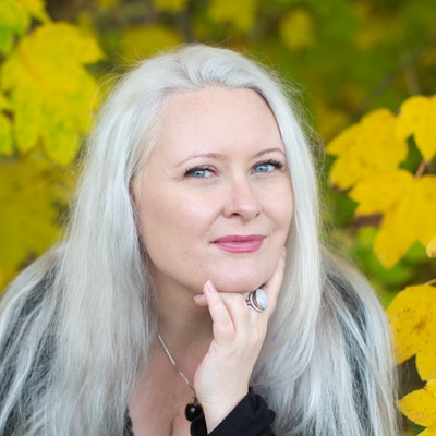 portrait photo of Camilla Bruce