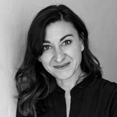 portrait photo of Lynsey Addario