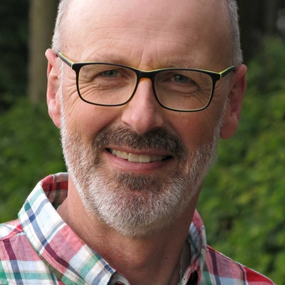 portrait photo of Peter Wohlleben