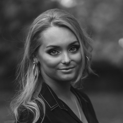 portrait photo of Ali Pantony