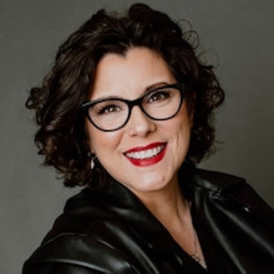 portrait photo of Deanna Raybourn