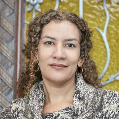 portrait photo of Anika Scott