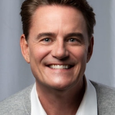 portrait photo of JEFFREY HULL