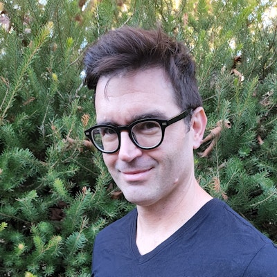 portrait photo of Shannon Burns
