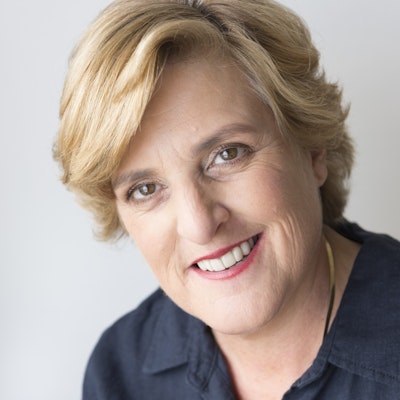 portrait photo of Sarah Thornton