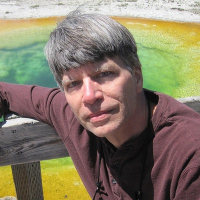 portrait photo of Richard Powers