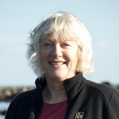 portrait photo of Janet Hunt