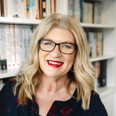 portrait photo of Lisa Ireland
