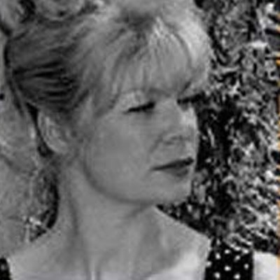 portrait photo of Jeanne Willis