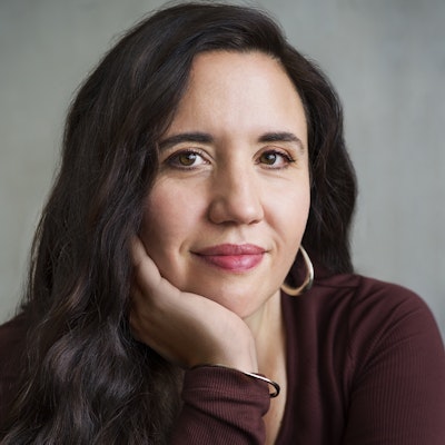 portrait photo of Leah Konen