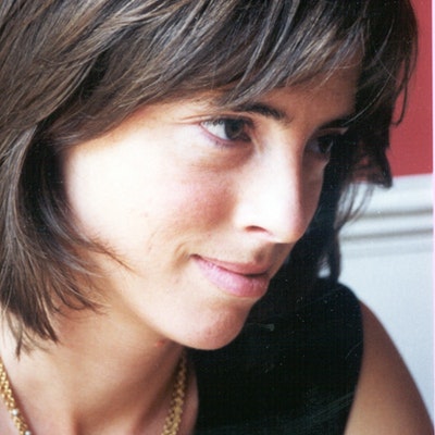 portrait photo of Susannah Bates