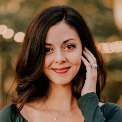 portrait photo of Alexandra Thompson