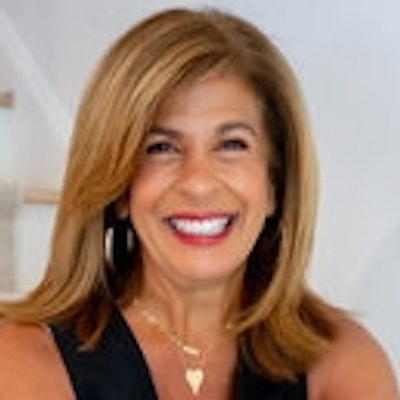 portrait photo of Hoda Kotb