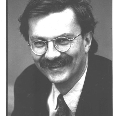 portrait photo of Neil Chenoweth