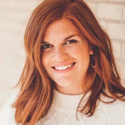 portrait photo of Kelly Treleaven