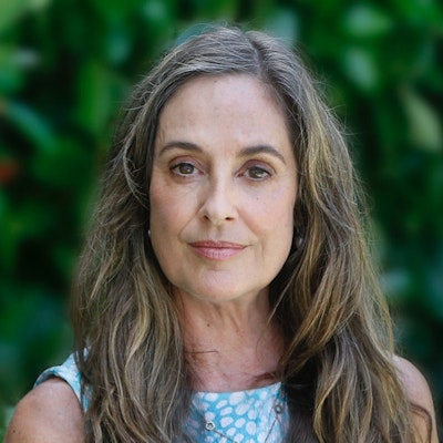 portrait photo of Loraine Peck