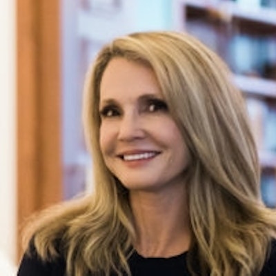 portrait photo of Patti Callahan