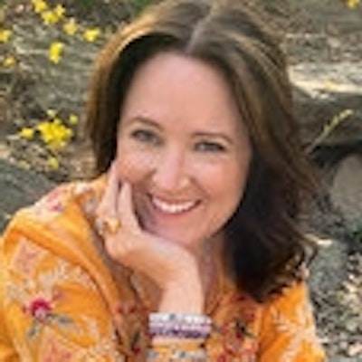 portrait photo of Helen Ellis