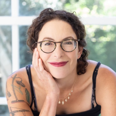 portrait photo of Gigi Fenster