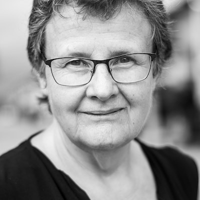 portrait photo of Margaret Simons