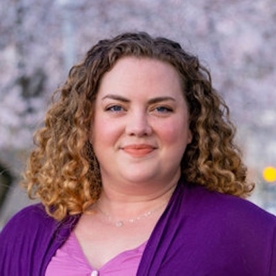 portrait photo of Susie Dumond