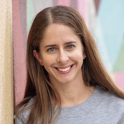 portrait photo of Tracey Dembo