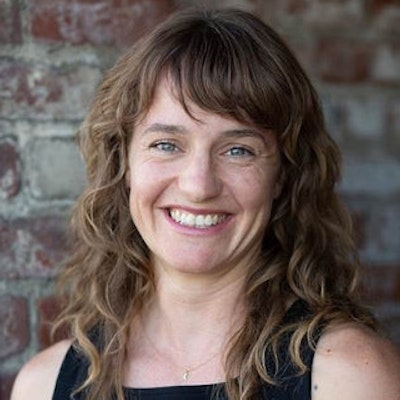 portrait photo of Jennifer Latham