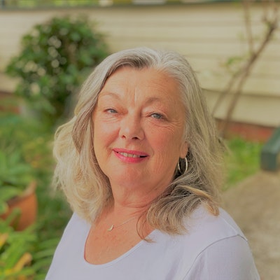 portrait photo of Stephanie Johnson