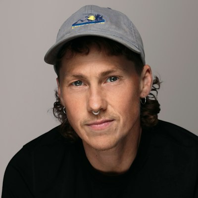 portrait photo of Erin Riley
